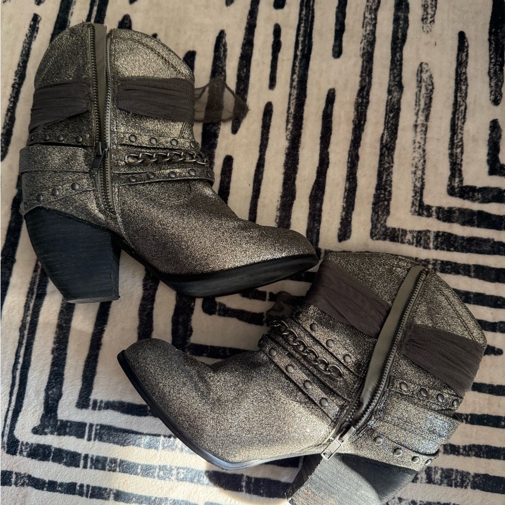 Fashion, sparkle ankle cowboy boots ❤️ - Picture 5 of 9